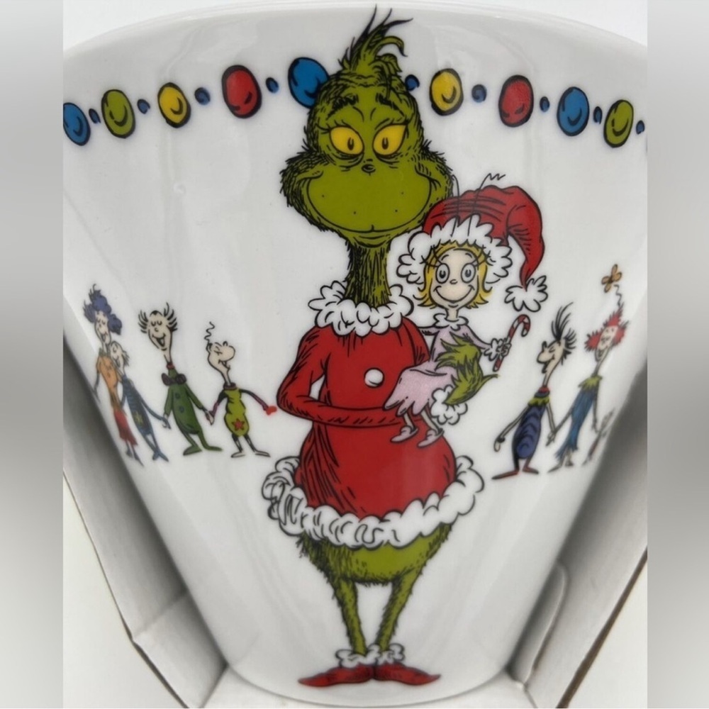 The Grinch Dr. Suess Ramen Bowls set of 2 NWT Chopsticks Christmas Cindy Lou - Picture 2 of 13